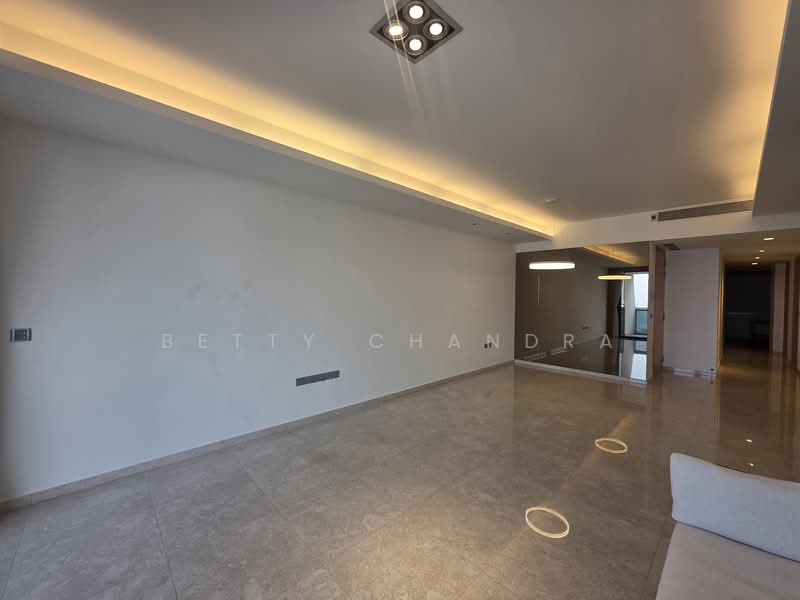 Marina Bay Suites, 3 Central Boulevard, 4 Bedrooms, 2,045 sqft, Apartment For Sale, by Betty Chandra, 500069635 - Living Room - PropertyGuru.com.sg