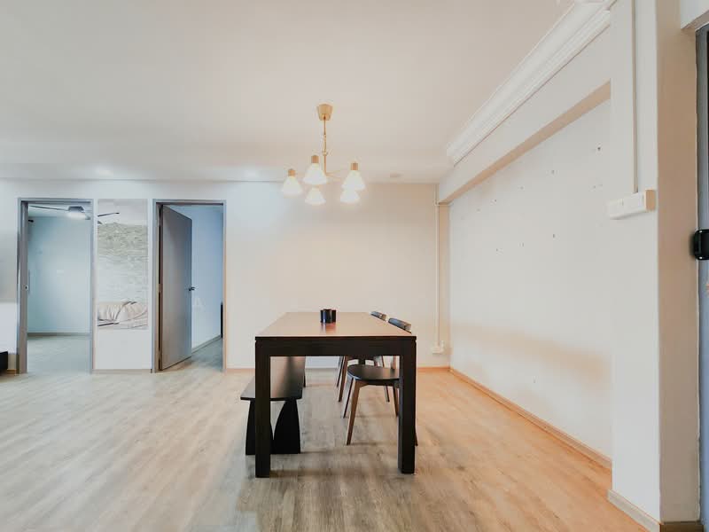 847 Jurong West Street 81 HDB Flat For Sale at S$ 530,000 | PropertyGuru Singapore - Dining Room