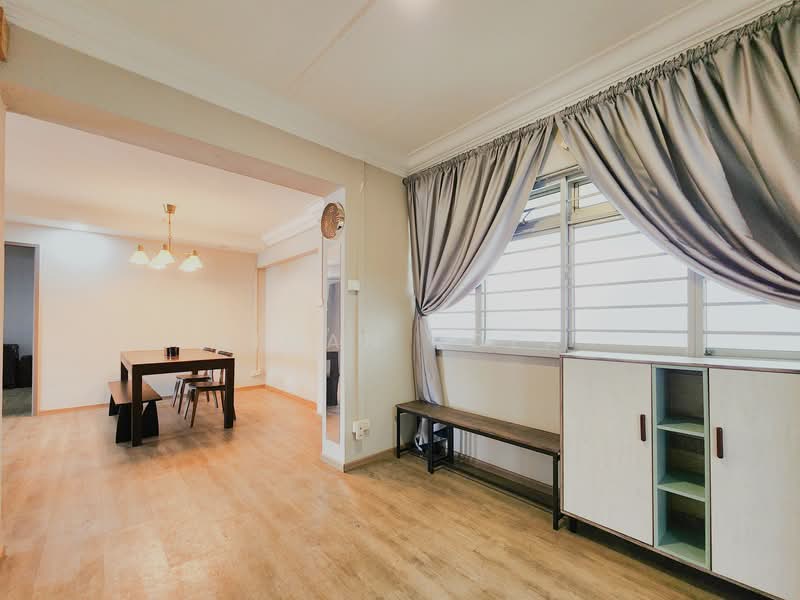 847 Jurong West Street 81 HDB Flat For Sale at S$ 530,000 | PropertyGuru Singapore - Dining Room