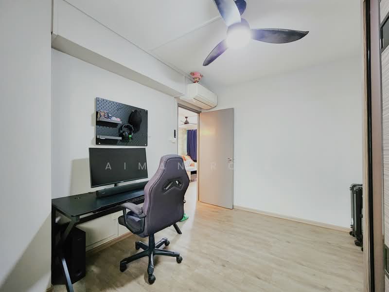 847 Jurong West Street 81 HDB Flat For Sale at S$ 530,000 | PropertyGuru Singapore - Study