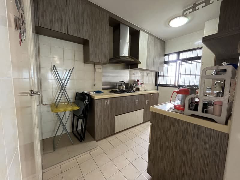 989A Jurong West Street 93 HDB Flat For Sale at S$ 629,999 | PropertyGuru Singapore - Kitchen