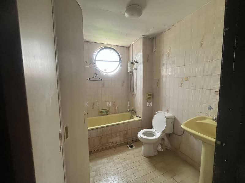 Siglap Court, 8 Siglap Road, 3 Bedrooms, 500 sqft, Apartment For Rent, by Ken Lim, 500069652 - Bathroom - PropertyGuru.com.sg