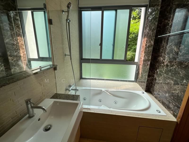 Viz at Holland, 221 Queensway, 2 Bedrooms, 1,228 sqft, Condominium For Rent, by Michelle Lim, 500069660 - Bathroom - PropertyGuru.com.sg