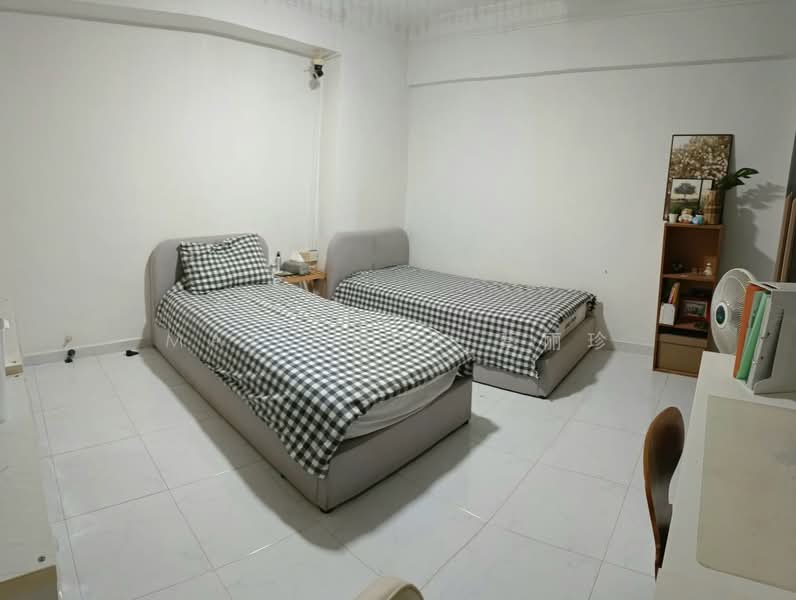 510 Pasir Ris Street 52 HDB Flat For Sale at S$ 988,000 | PropertyGuru Singapore - Bedroom 2