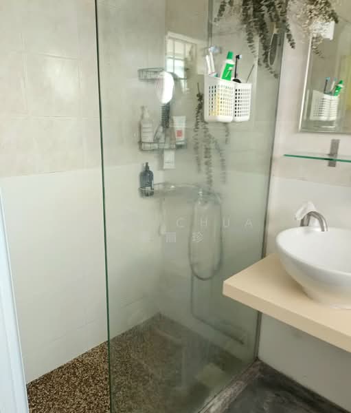 510 Pasir Ris Street 52 HDB Flat For Sale at S$ 988,000 | PropertyGuru Singapore - Bathroom