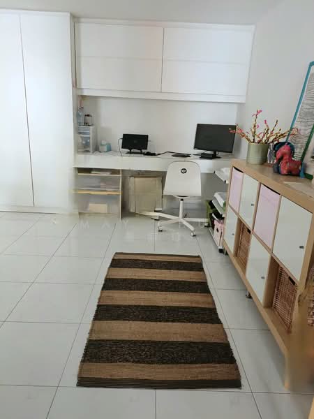 510 Pasir Ris Street 52 HDB Flat For Sale at S$ 988,000 | PropertyGuru Singapore - Study at living space