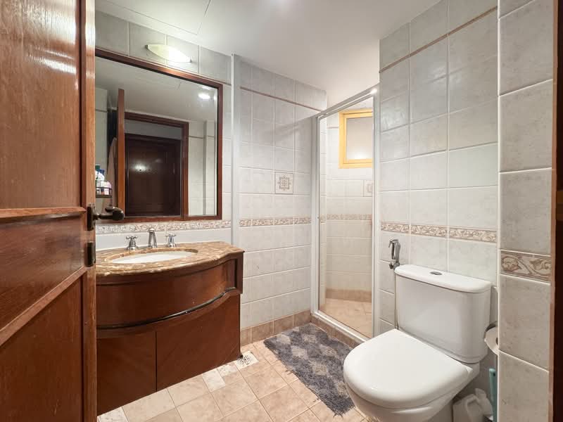 Villa Marina Condominium For Sale at S$ 2,350,000 | PropertyGuru Singapore - Bathroom