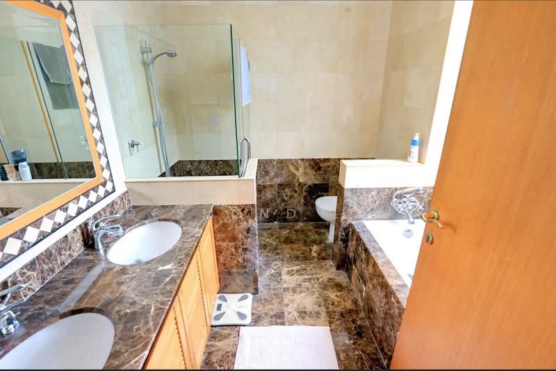 University Park, 6 University Walk, 5 Bedrooms, 3,700 sqft, Semi-Detached House For Rent, by Desmond Lian, 500069694 - Bathroom - PropertyGuru.com.sg