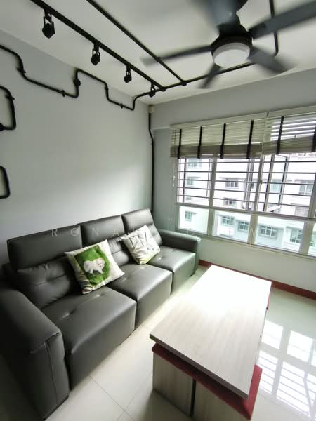 673A Edgefield Plains HDB Flat For Sale at S$ 660,000 | PropertyGuru Singapore - Living Room