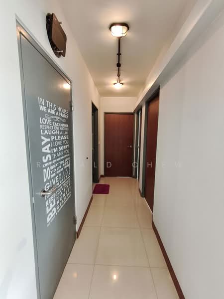 673A Edgefield Plains HDB Flat For Sale at S$ 660,000 | PropertyGuru Singapore - Corridor