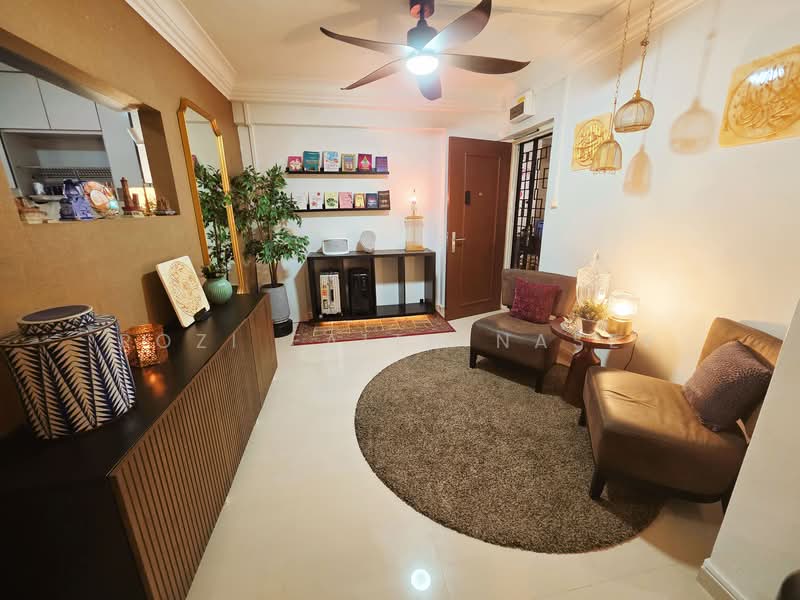 868 Woodlands Street 83 HDB Flat For Sale at S$ 839,000 | PropertyGuru Singapore - Living Room