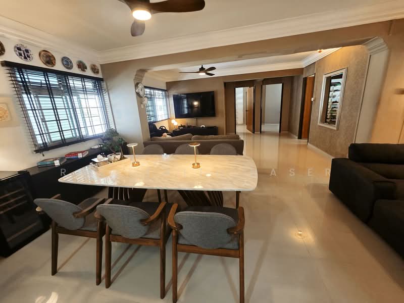 868 Woodlands Street 83 HDB Flat For Sale at S$ 839,000 | PropertyGuru Singapore - Living Room