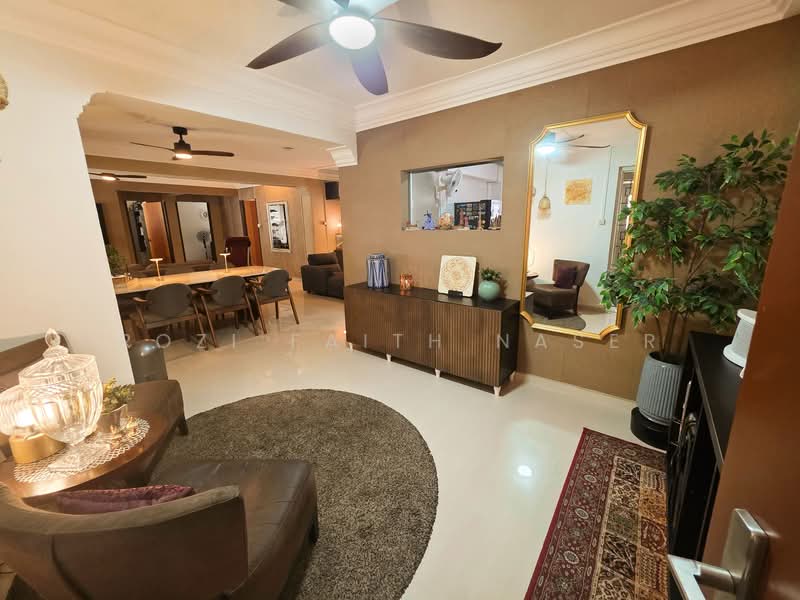 868 Woodlands Street 83 HDB Flat For Sale at S$ 839,000 | PropertyGuru Singapore - Living Room