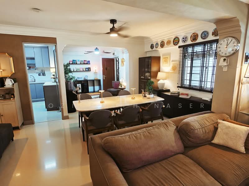 868 Woodlands Street 83 HDB Flat For Sale at S$ 839,000 | PropertyGuru Singapore - Living Room
