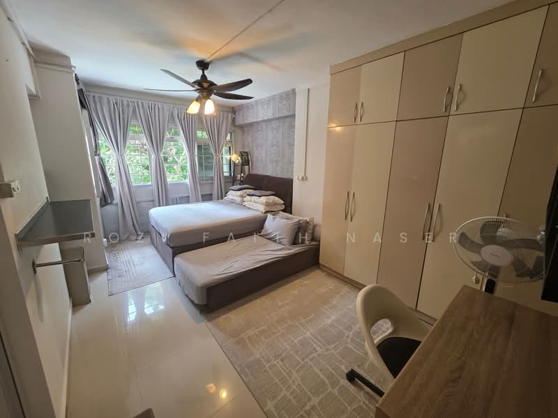 868 Woodlands Street 83 HDB Flat For Sale at S$ 839,000 | PropertyGuru Singapore - Bedroom