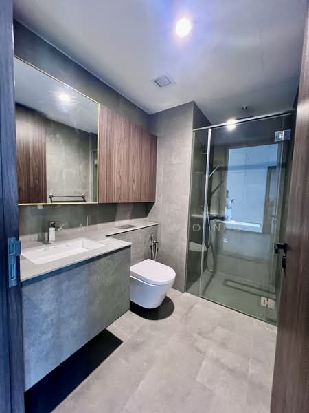 Midtown Modern, 18 Tan Quee Lan Street, 2 Bedrooms, 635 sqft, Condominium For Rent, by Karen Wong, 500069740 - Bathroom - PropertyGuru.com.sg