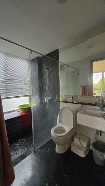 Flamingo Valley, 460 Siglap Road, 2 Bedrooms, 818 sqft, Condominium For Rent, by A R Selva (Arul), 500069752 - Bathroom - PropertyGuru.com.sg