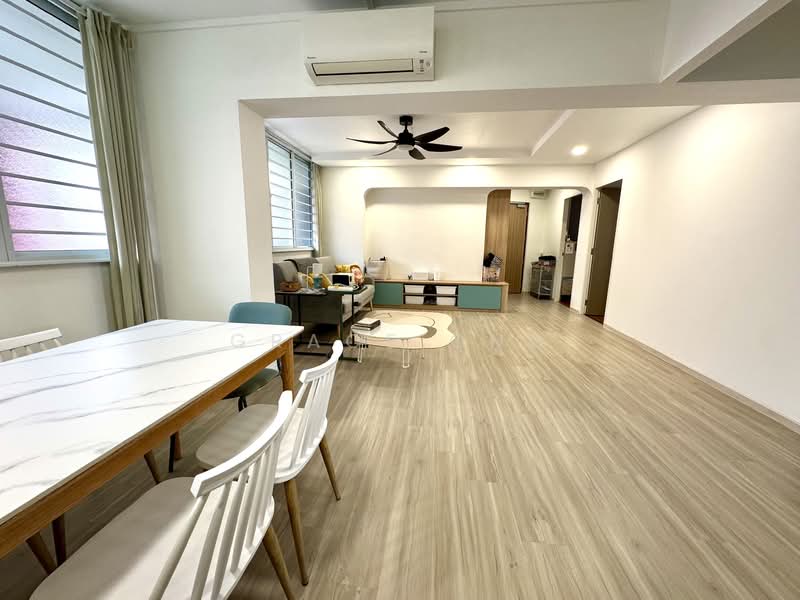 451 Sin Ming Avenue HDB Flat For Sale at S$ 850,000 | PropertyGuru Singapore - Living Room