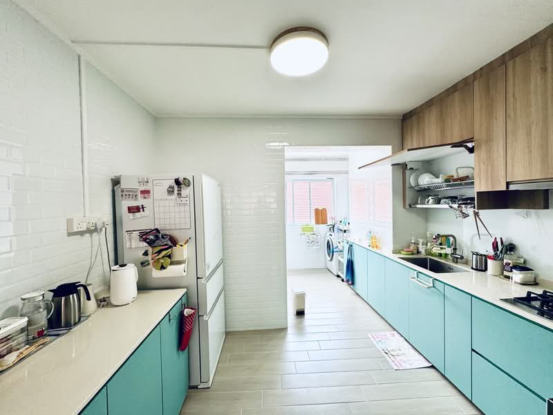 451 Sin Ming Avenue HDB Flat For Sale at S$ 850,000 | PropertyGuru Singapore - Kitchen