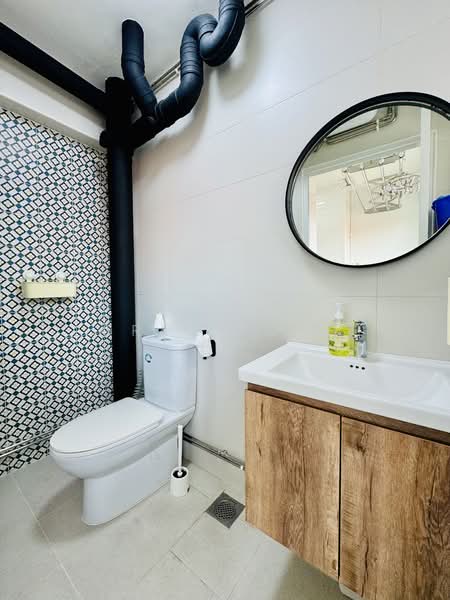 451 Sin Ming Avenue HDB Flat For Sale at S$ 850,000 | PropertyGuru Singapore - Bathroom