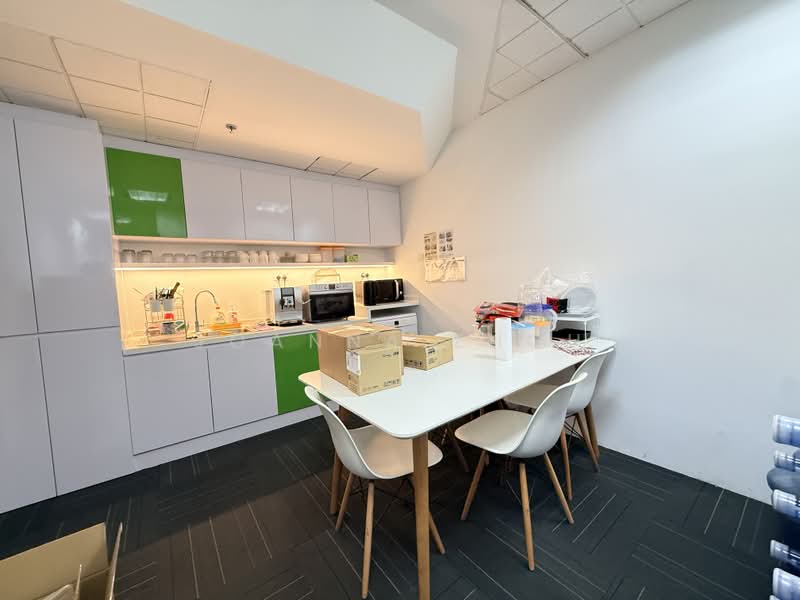 The Concourse, 300 Beach Road, 3,326 sqft, Office For Rent, by Joanna Zhou, 500069761 - Kitchen - CommercialGuru.com.sg