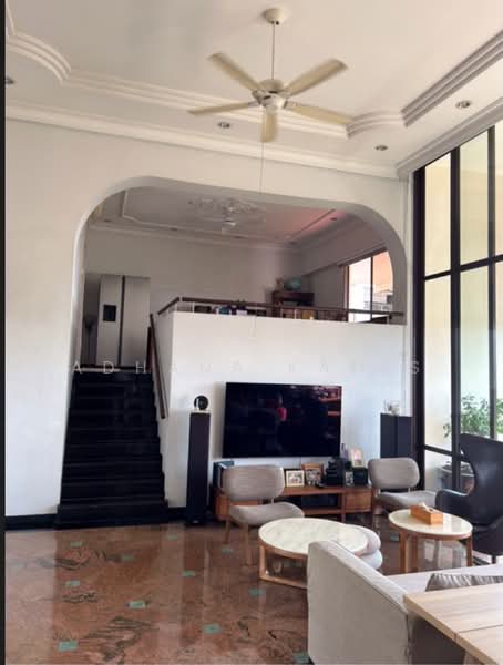 Hillcrest Arcadia Condominium For Sale at S$ 3,049,000 | PropertyGuru Singapore - Living Room