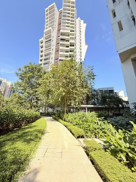 The Crest Condominium For Sale at S$ 1,500,000 | PropertyGuru Singapore - Exterior