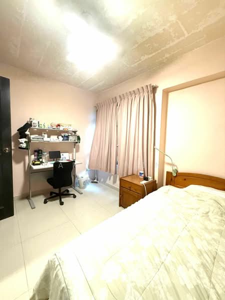 652 Senja Link HDB Flat For Sale at S$ 800,000 | PropertyGuru Singapore - Bedroom