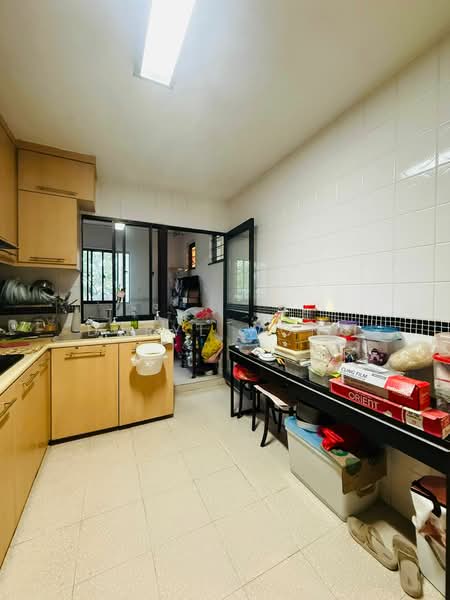 652 Senja Link HDB Flat For Sale at S$ 800,000 | PropertyGuru Singapore - Kitchen