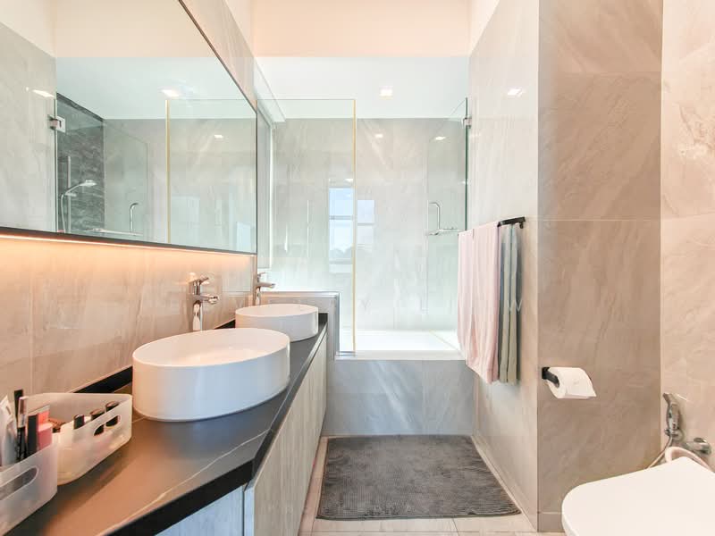 The Nexus, 951 Bukit Timah Road, 2 Bedrooms, 947 sqft, Condominium For Rent, by Bevelry Liew, 500069791 - Master Bathroom - PropertyGuru.com.sg