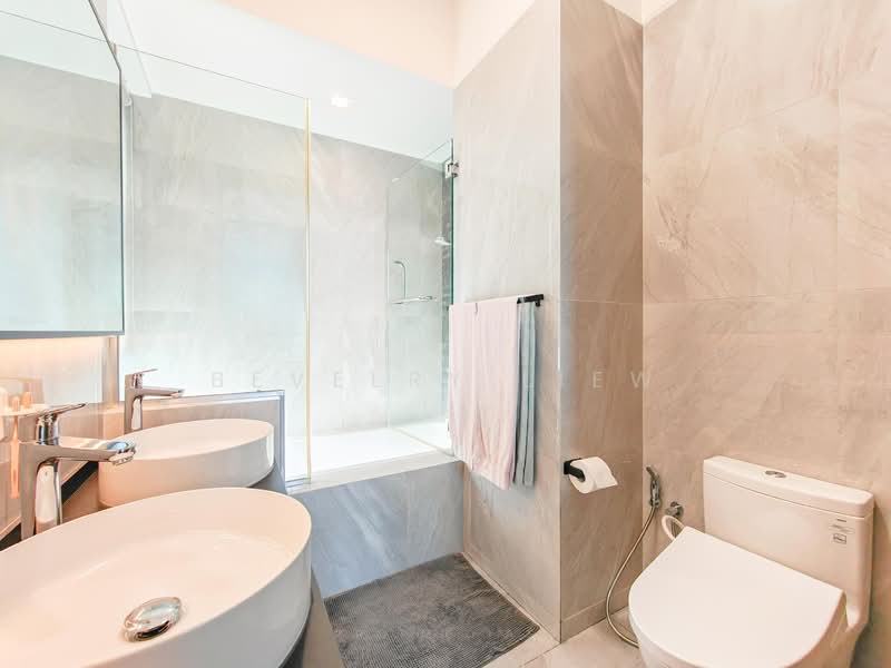 The Nexus, 951 Bukit Timah Road, 2 Bedrooms, 947 sqft, Condominium For Rent, by Bevelry Liew, 500069791 - Master Bathroom - PropertyGuru.com.sg