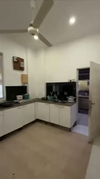Walmer Drive, Walmer Drive, 5 Bedrooms, 1,820 sqft, Semi-Detached House For Sale, by Steven Wen, 500069795 - Kitchen - PropertyGuru.com.sg
