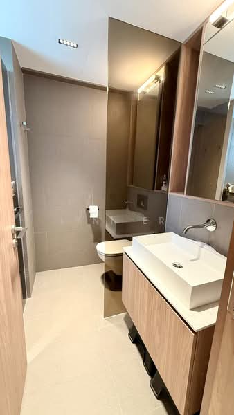 Sam Kiang Mansions Apartment For Sale at S$ 2,830,000 | PropertyGuru Singapore - Bathroom