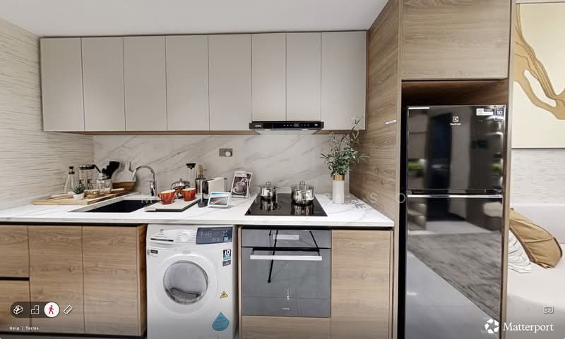 Blossoms By The Park Condominium For Sale at S$ 1,885,000 | PropertyGuru Singapore - Kitchen