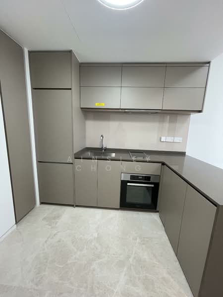 Juniper Hill Condominium For Sale at S$ 1,950,000 | PropertyGuru Singapore - Kitchen