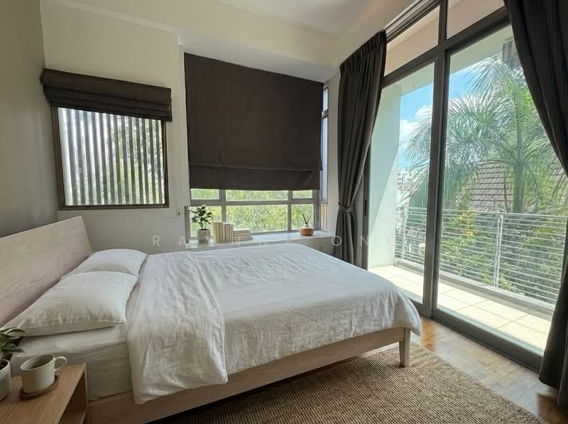 Venezio Apartment For Sale at S$ 2,240,000 | PropertyGuru Singapore - Master bedroom