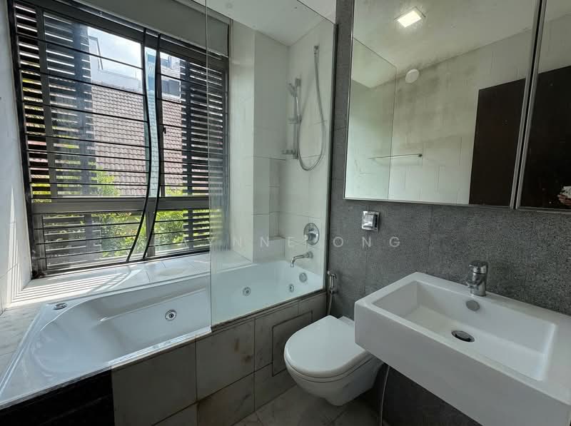 Venezio Apartment For Sale at S$ 2,240,000 | PropertyGuru Singapore - Bathroom