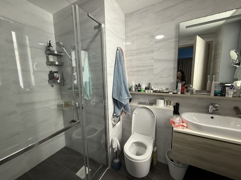 The Alps Residences Condominium For Sale at S$ 1,450,000 | PropertyGuru Singapore - Bathroom