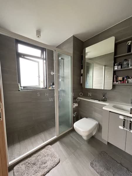 Hundred Palms Residences, 266 Yio Chu Kang Road, 3 Bedrooms, 969 sqft, Executive Condominium For Rent, by Shannon Wong, 500069840 - Master Bathroom - PropertyGuru.com.sg