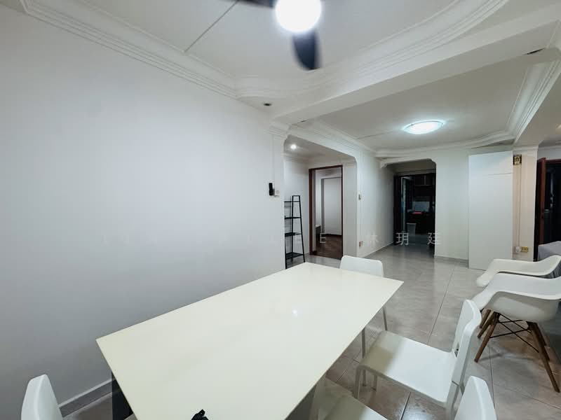 516 Jelapang Road HDB Flat For Sale at S$ 700,000 | PropertyGuru Singapore - Dining Room