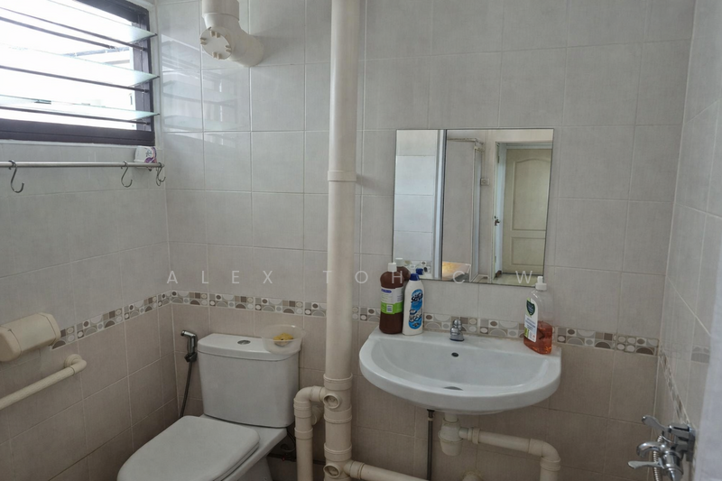 124 Ang Mo Kio Avenue 6, 124 Ang Mo Kio Avenue 6, Room Rental, 100 sqft, HDB Flat For Rent, by Alex Toh C W, 500069844 - Bathroom - PropertyGuru.com.sg