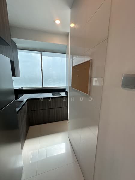 Martin Edge Apartment For Sale at S$ 1,088,000 | PropertyGuru Singapore - Kitchen