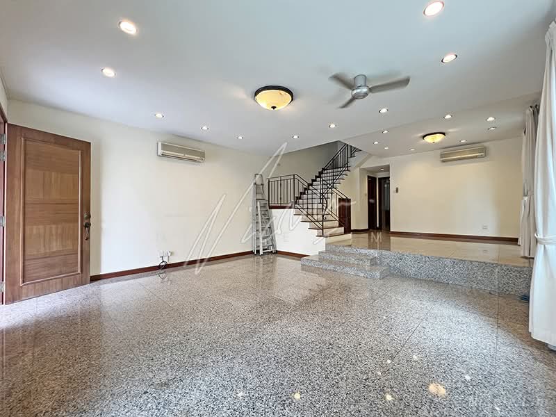 Living / Dining Area