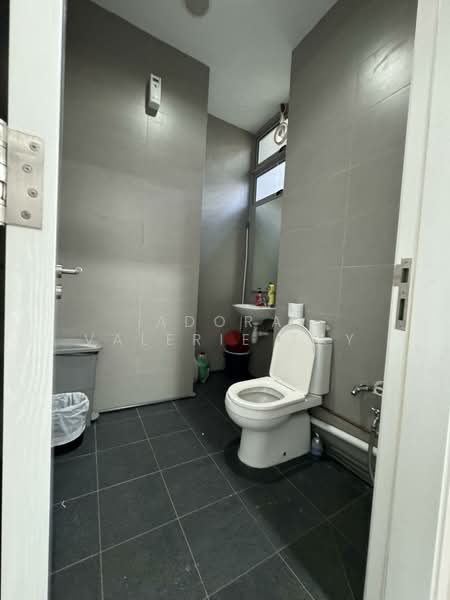 Mapex, 37 Jalan Pemimpin, 1,658 sqft, Light Industrial (B1) For Sale, by Adora Valerie Tay, 500069885 - Bathroom - CommercialGuru.com.sg