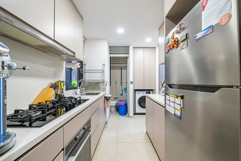 The Tapestry Condominium For Sale at S$ 2,000,000 | PropertyGuru Singapore - Kitchen