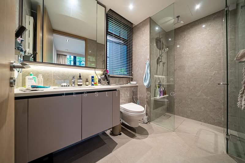 The Tapestry Condominium For Sale at S$ 2,000,000 | PropertyGuru Singapore - Bathroom