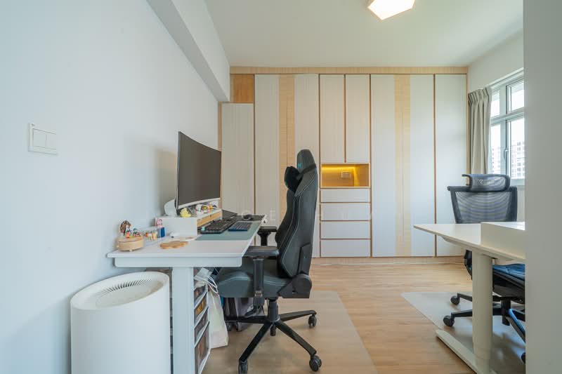 166B Yung Kuang Road HDB Flat For Sale at S$ 619,999 | PropertyGuru Singapore - Bedroom 2