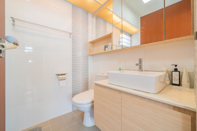 166B Yung Kuang Road HDB Flat For Sale at S$ 619,999 | PropertyGuru Singapore - Bathroom