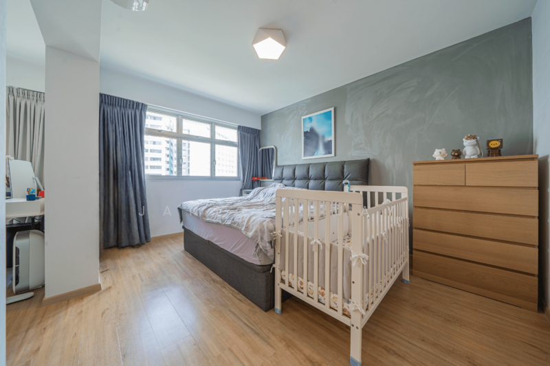 166B Yung Kuang Road HDB Flat For Sale at S$ 619,999 | PropertyGuru Singapore - Master Bedroom