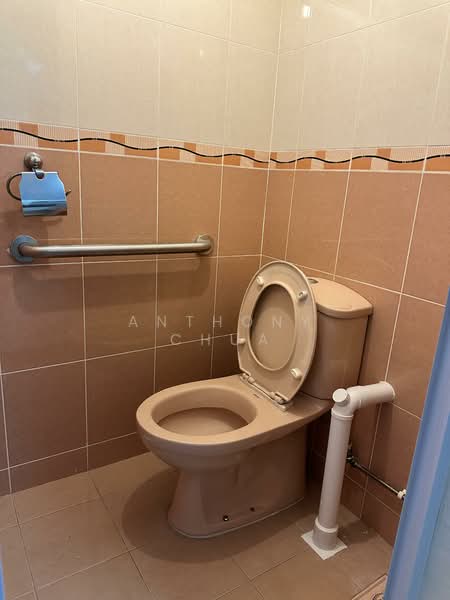 31 Holland Close, 31 Holland Close, 2 Bedrooms, 627 sqft, HDB Flat For Rent, by Anthony Chua, 500069946 - Bathroom - PropertyGuru.com.sg